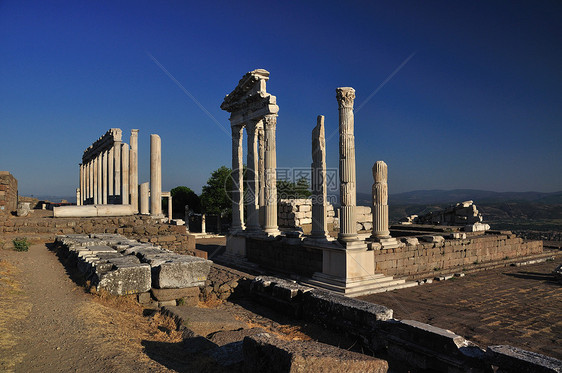 土耳其卑尔加马古希腊市佩格蒙古希腊城岩石石头旅游古董历史性柱子地标首都废墟历史图片