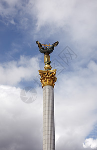 基辅独立广场一栏地标天空遗产纪念碑正方形雕塑艺术旅游首都旅行图片