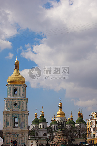 乌克兰著名的赫特曼博格丹赫梅尼茨基纪念碑建筑学教会历史宗教圆顶艺术古董文化城市上帝图片