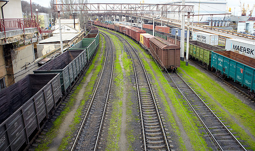配煤粉的货运车商品工业进口煤炭铁路地面草地火车运输旅行图片