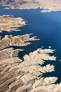 科罗拉多河和米德湖的空中视图地质学沙漠国家旅游地理蓝色天线岩石天空旅行图片