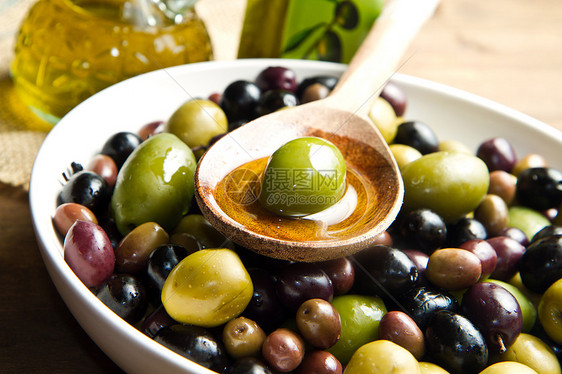 橄榄油烹饪水果餐厅勺子植物环境食物美食瓶子芳香图片