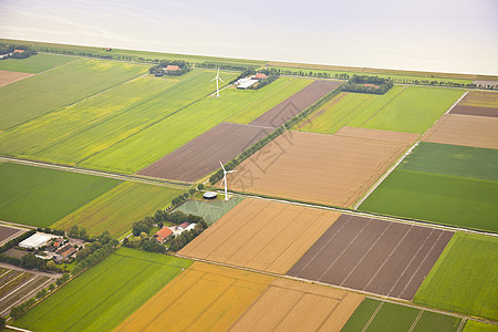荷兰上层风力车的农场地貌 荷兰场景生长爬坡地面天线农村英亩土地农田场地图片