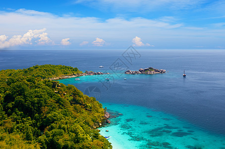 泰国西米兰群岛支撑海岸浪潮树木荒野岛屿全景天堂游艇海浪图片