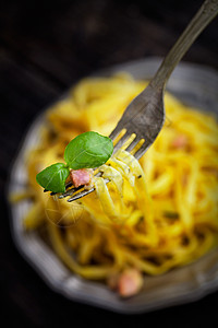 意大利面卷香料盘子食谱草本植物猪肉火腿刀具餐厅面条营养图片