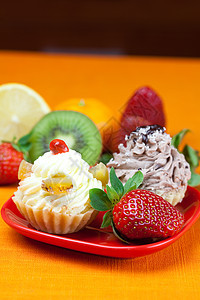 柠檬 麦当林 基维 蛋糕和草莓甜点巧克力飞碟食物糕点织物奶油水果叶子美食图片