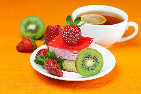 柠檬茶 基威茶 蛋糕和草莓奢华水果叶子巧克力浆果盘子糕点早餐美食糖果图片
