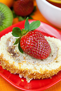 柠檬 莱蒙茶 曼丹丹林 基维 蛋糕和草莓织物杯子早餐美食浆果奶油食物奇异果文化橙子图片