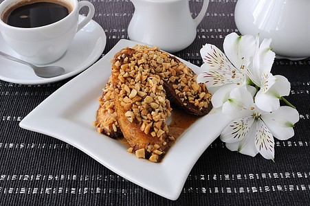 法式土司加胡桃和肉桂风格咖啡装饰坚果早餐倾角午餐整理小吃饮食图片