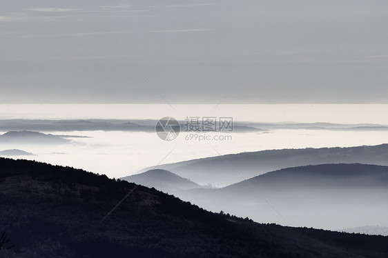 福吉山丘天空地平线薄雾墙纸全景蓝色山脉阴霾图片