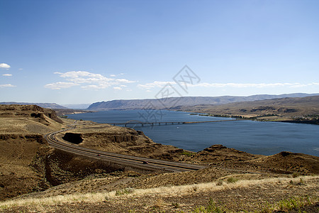 哥伦比亚河渡口山沟山脉旅行全景场地旅游溪流风景水域悬崖图片