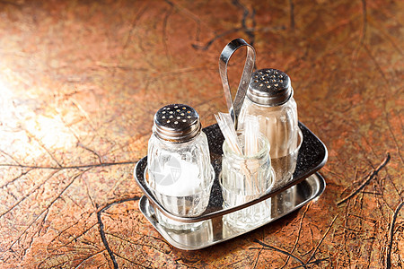 盐和胡椒食谱调味品金属反射茶点美食粮食木头饮食厨房图片