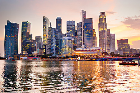 日落时新加坡城市景观全景办公室金融商业海岸港口地标摩天大楼图片