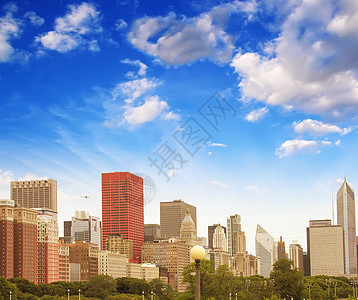 伊利诺伊州芝加哥 日落时美丽的城市天线外观摩天大楼金融目的地市中心办公楼天空景观街道建筑图片