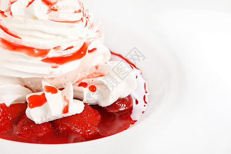 草莓甜点蜜月糖浆食物糖霜奶油奶制品盘子美食玻璃水果图片