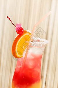 橙色鸡尾酒红色玻璃橙子日出热带假期奢华白色派对酒吧图片