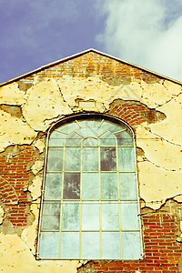 旧仓库玻璃窗格衰变风化工厂建筑砖块框架窗户工业图片