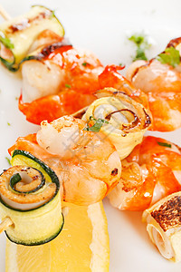 盘子样机带蔬菜的虾式采样机派对洋葱餐饮海鲜食物黄色炙烤韭葱绿色服务商背景