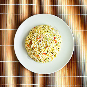 豆豆沙拉食物杂草勺子美食洋葱香料草药盘子拼盘餐厅图片