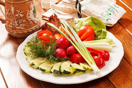 新鲜蔬菜食物奶油萝卜香菜勺子洋葱黄瓜胡椒派对小吃图片