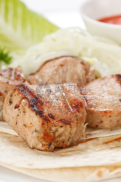 好吃的烤肉串餐厅沙拉洋葱美食野餐盘子炙烤小吃猪肉食物图片