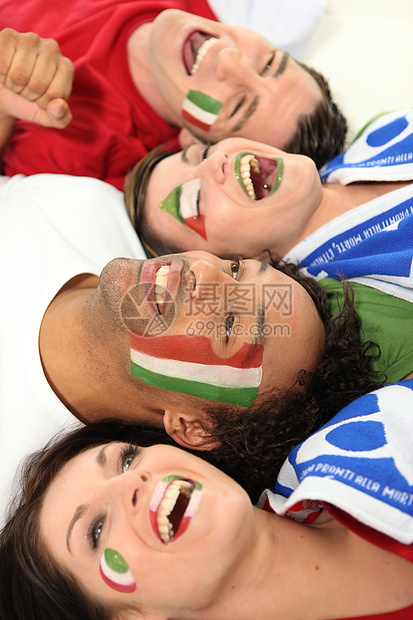 意大利支持意大利的支持者尖叫图片