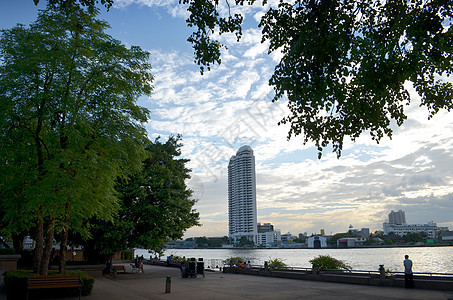 河边公园历史城市外观生活建筑天空图片