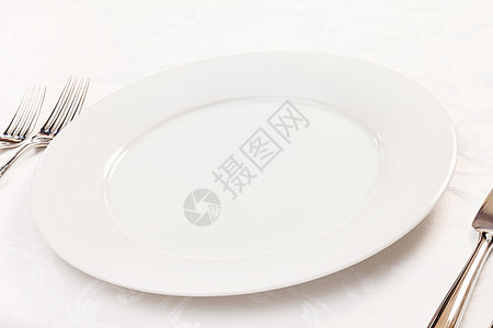 带叉子和刀具的白色空板厨房服务金属早餐环境晚餐用餐餐具用具厨具图片