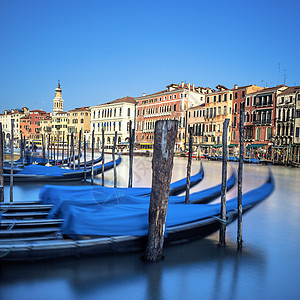 威尼斯的gondolass假期街道文化运输运河蓝色历史性场景建筑天空图片