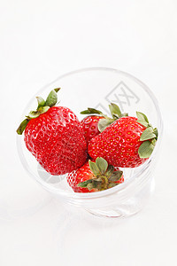 新鲜草莓浆果玻璃红色水果营养甜点食物果味图片