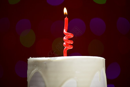生日蛋糕蜡烛绿色派对黄色小雨食物红色庆典橙子条纹图片