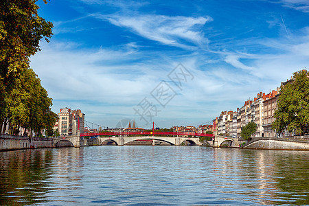 里昂与萨昂河的景象图片