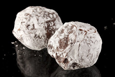 巧克力松露糖果可可香草食品奶油甜点展示食物复数灰尘图片