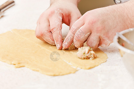 厨师制作腊焦菜正方形宏观面粉面团烤箱糕点食物烹饪意大利语厨房图片