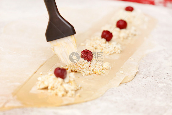 厨师制作腊焦菜面团烤箱食物宏观面粉意大利语厨房美食糕点烹饪图片