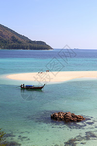 泰国利佩岛清水和蓝天空珊瑚晴天海景假期蓝色旅游尾巴海洋海岸悬崖图片