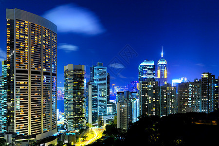 夜间商业大楼 晚上建筑天空窗户蓝色地球建筑学玻璃风景办公室天际图片