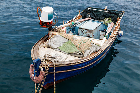 克罗地亚Senj港停泊在克罗地亚Senj的渔民船假期海岸渔夫蓝色支撑旅游码头渔船钓鱼海岸线图片