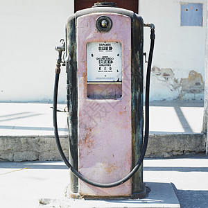 古巴Holguin老旧加油站石油燃料汽油外观运输公路气泵气体图片
