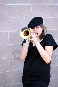 女号手玩家音乐家青年音乐喇叭学生青少年女士图片