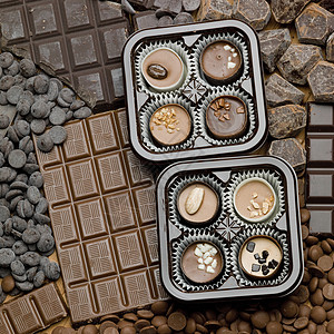巧克力静止生活巧克力盒甜点静物营养棕色诱惑内饰食物食品糖果图片