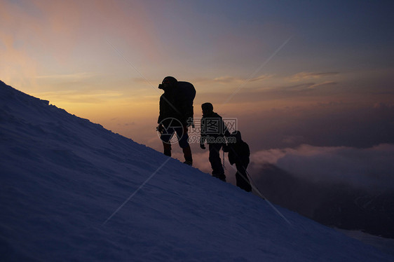 美丽的山滑雪板岩石旅行明信片阳光晴天滑雪风景首脑假期图片