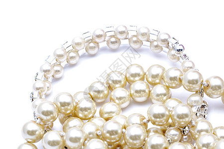 美丽的珠珠弦展示魅力白色脖子礼物女性珠宝宏观圆形项链图片