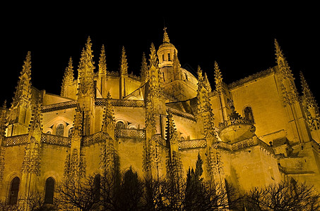 晚上塞戈维亚大教堂 著名的西班牙地标游客景观城市城堡村庄渡槽建筑纪念碑建筑学文化图片