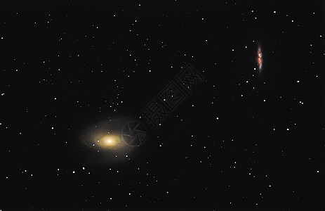 博德的银河M81和M82图片
