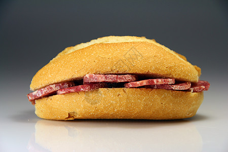 桑威奇 西班牙典型的意大利腊肠面包图片