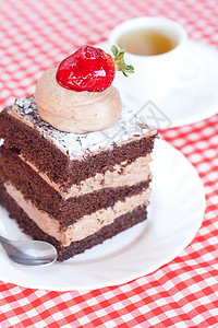 甜美的蛋糕 草莓和花边织布上的茶甜点饼干巧克力糕点浆果杯子织物小吃咖啡店自助餐图片