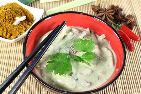 绿色咖喱土豆竹笋辣椒香菜晚餐盘子野米厨房蔬菜食物图片