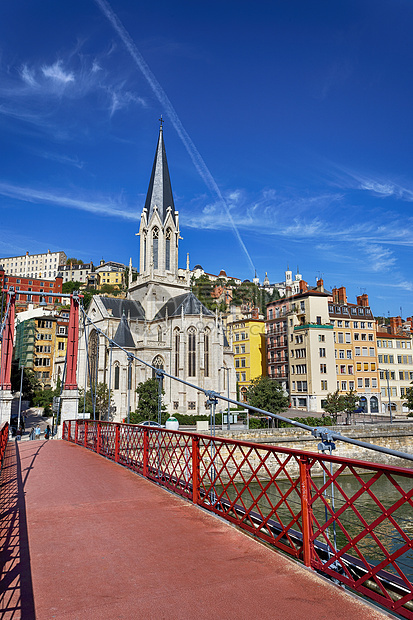 里昂市有著名的红帆桥图片