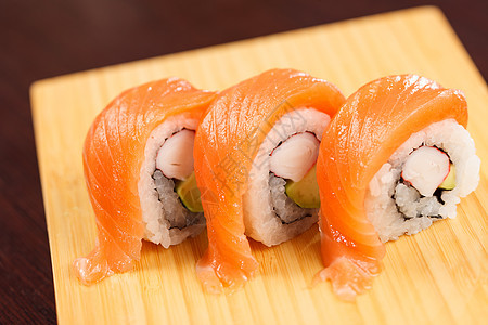 好吃的寿司小吃木板叶子美味鳗鱼美食午餐海鲜海藻熏制图片